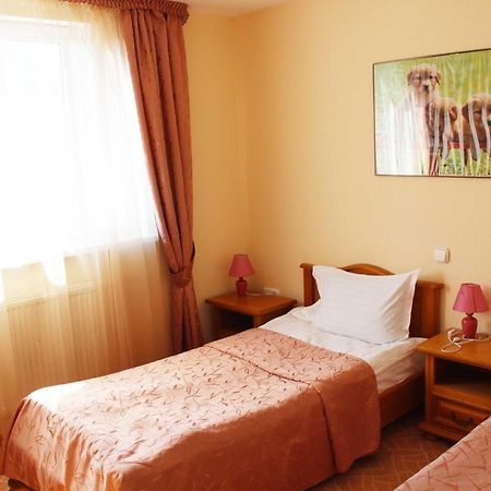 Ligena Econom Hotel Boryspilʼ Esterno foto